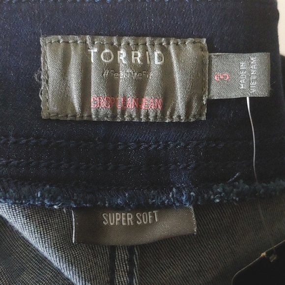 Torrid Crop Lean Stretch Jeans High Rise Size 3 (22/24) NWT - Picture 6 of 6